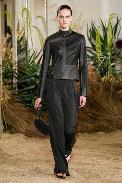 Look 39